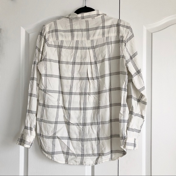 3/$15 🤑✨ H&M White Grid Flannel Button Down Shirt - US 8 - Picture 2 of 7